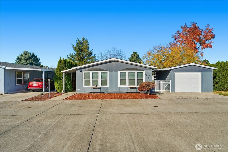 2nd image of 1352 Rancho Villa