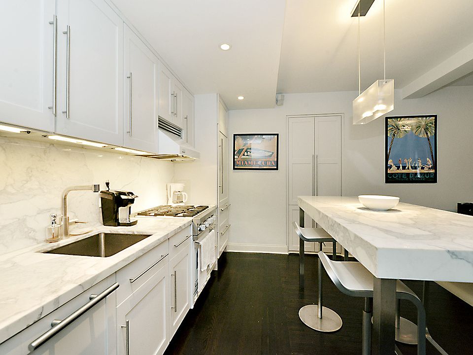 1st image of 405 W 23rd St Front 4M