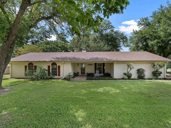 137 Honeysuckle St, Beckville, TX 75631