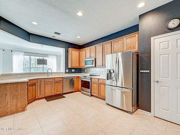 2nd image of 6337 AUTUMN BERRY Circle