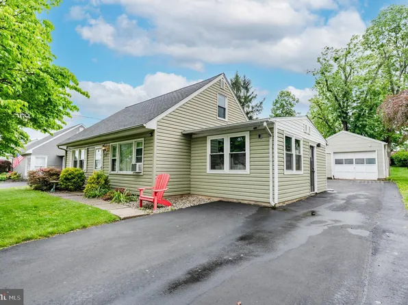 1230 Whitehall Ave, Easton, PA 18045