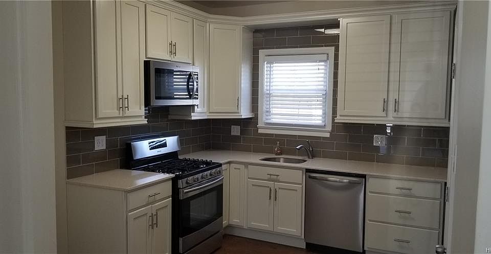 1st image of 17 Park Ave