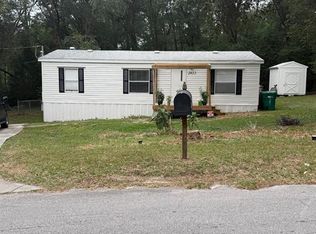 2433 E North St, Inverness, FL 34453