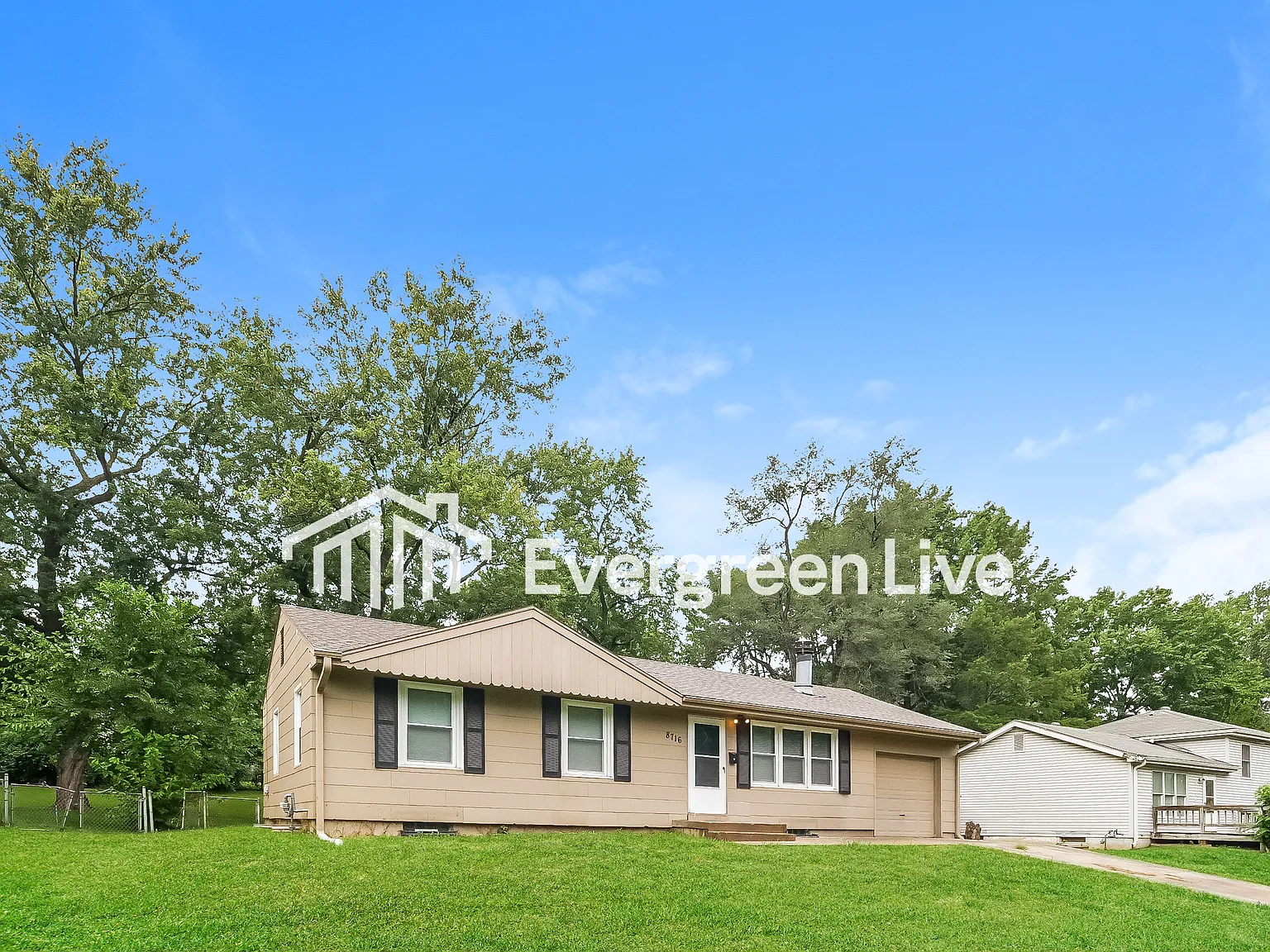 3 bed, 2.0 bath, 960 sqft, $1,545 — Photo 2