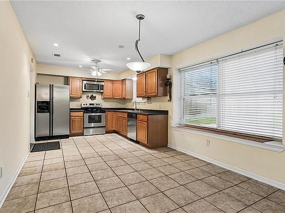 4th image of 1601 Saint Christopher St