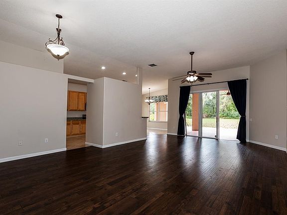 3rd image of 24520 Rolling Oak Rd