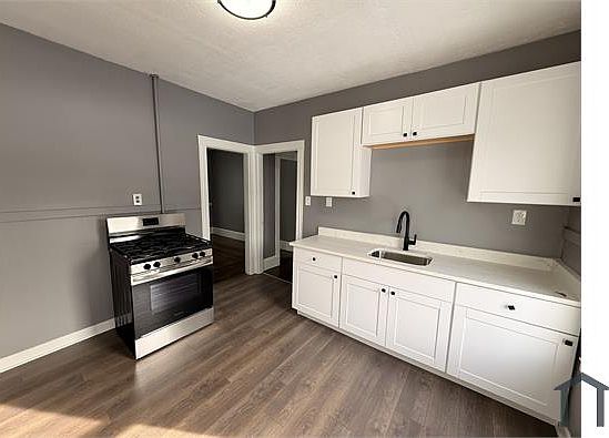 3rd image of 181 Norfolk St Floor 2