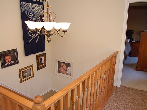 Upstairs Landing w Master