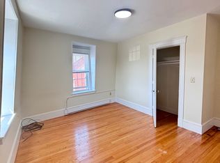 271 Broadway APT 7, Methuen, MA 01844