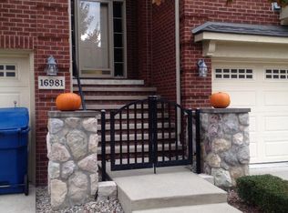 16981 Kensington Dr, Macomb, MI 48044