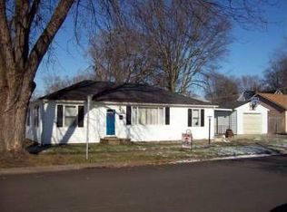 105 E Lowell Ave, Pontiac, IL 61764