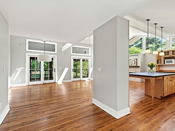 5th image of 801 Merrie Rd