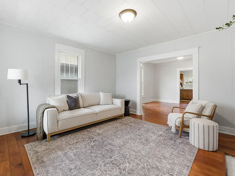 216 N Hickory St — Photo 6