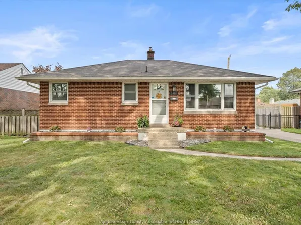 2618 Askin Ave, Windsor, ON N9E 3H7