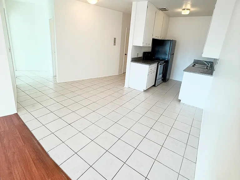 172 Athol Ave #23 — Photo 5