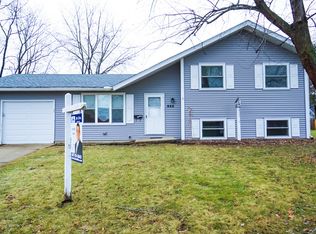 866 Canterbury Dr, Crystal Lake, IL 60014