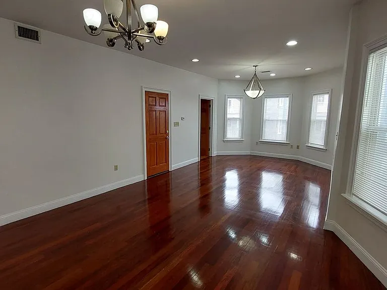 167 King St #2 — Photo 2