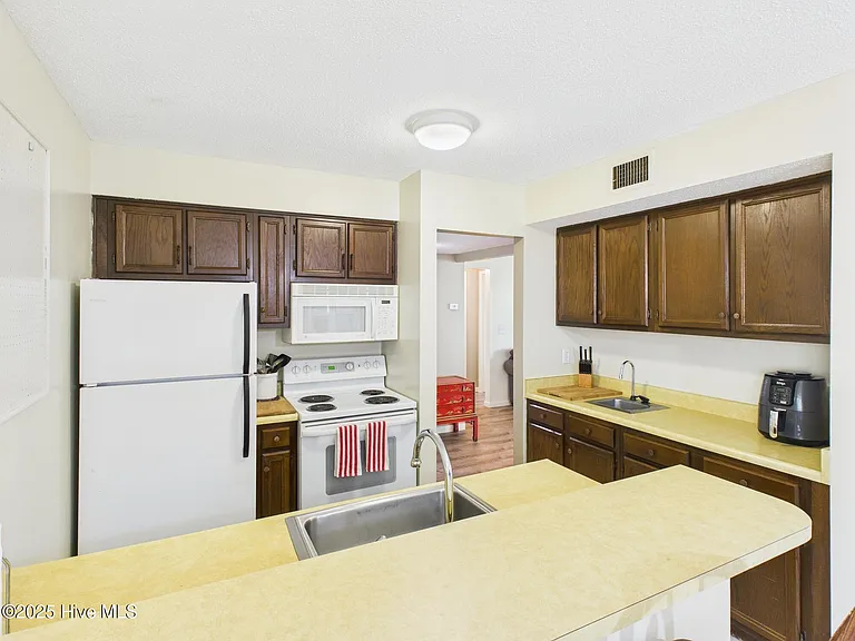 250 Sugar Gum Ln #201 — Photo 11
