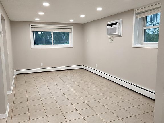5th image of 801 Clayland St
