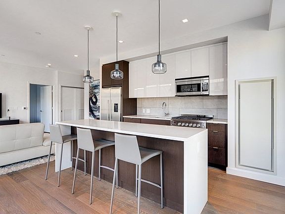 2nd image of 375 Canal St #614