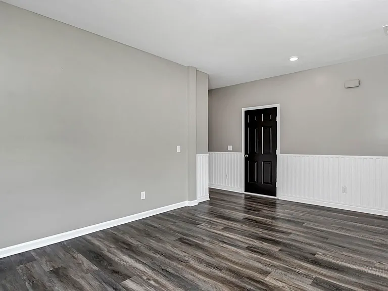 414 Tulip Way — Photo 9