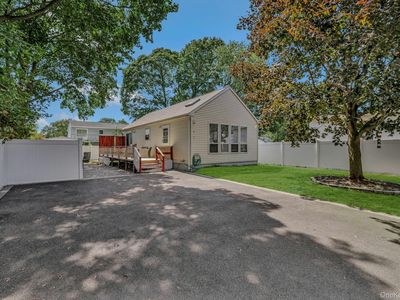 8 Holbrook Street, Bay Shore, NY, 11706