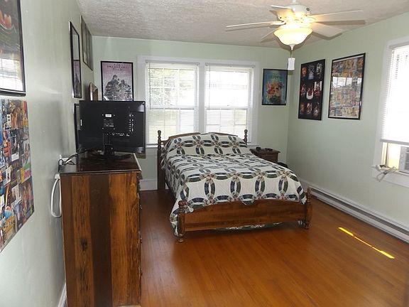5th image of 832 W Stuart Dr