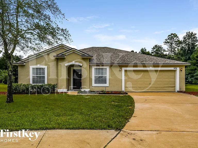928 Bonaparte Landing Blvd E — Photo 1