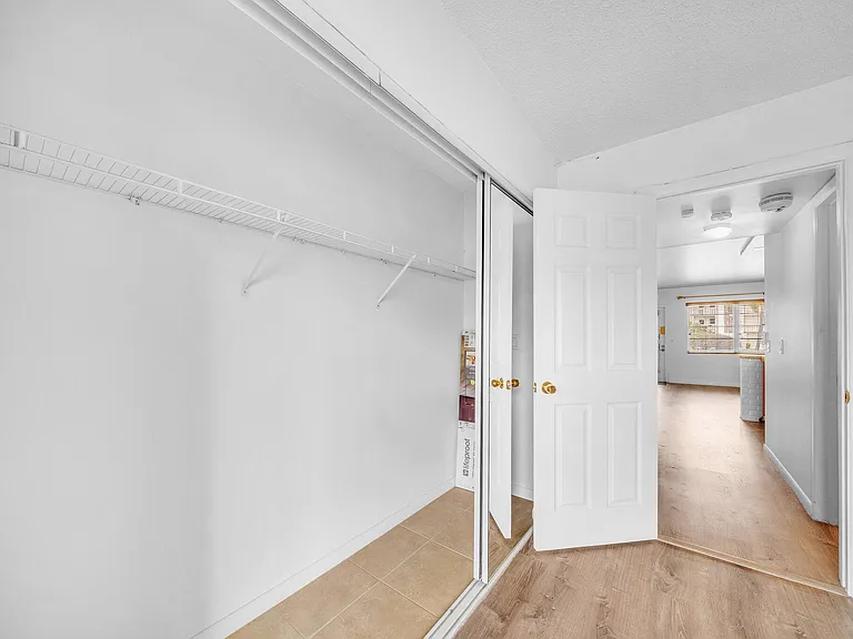 127 Westbury #G — Photo 21