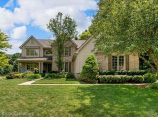 4086 Arcadia Dr, Auburn Hills, MI 48326