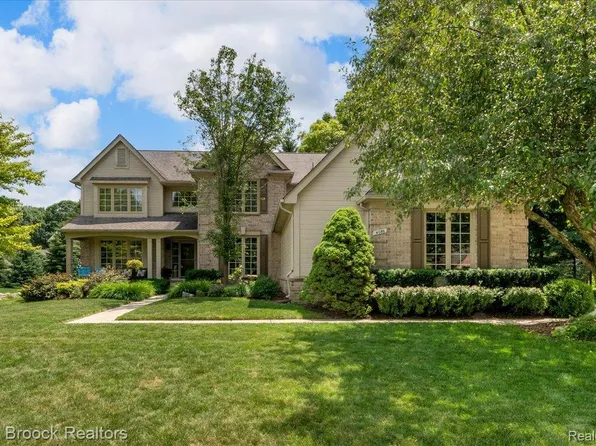 4086 Arcadia Dr, Auburn Hills, MI 48326