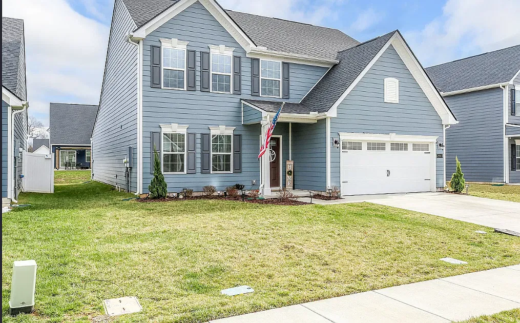 4 bed, 3.5 bath, 2746 sqft, $2,750 — Photo 2