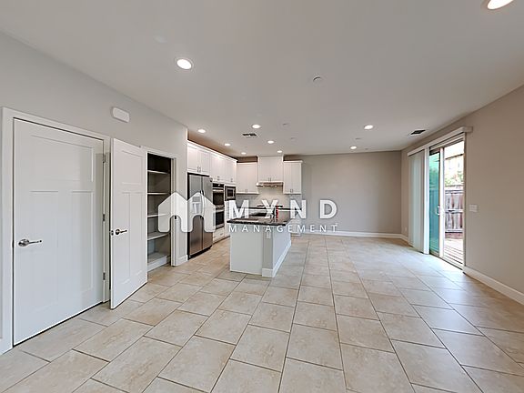 2nd image of 1600 Goode Pl
