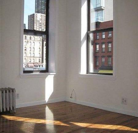 3rd image of 400 W 53rd St APT 3W