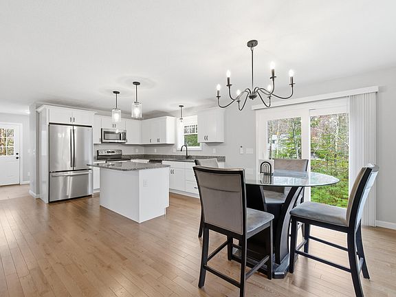 5th image of 252 Buxton Road