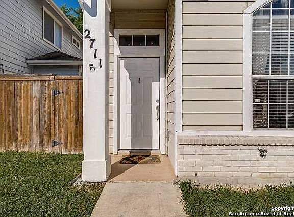 2nd image of 2711 Crown Holw