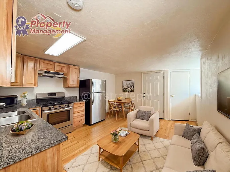 2407 W State St #6 — Photo 6