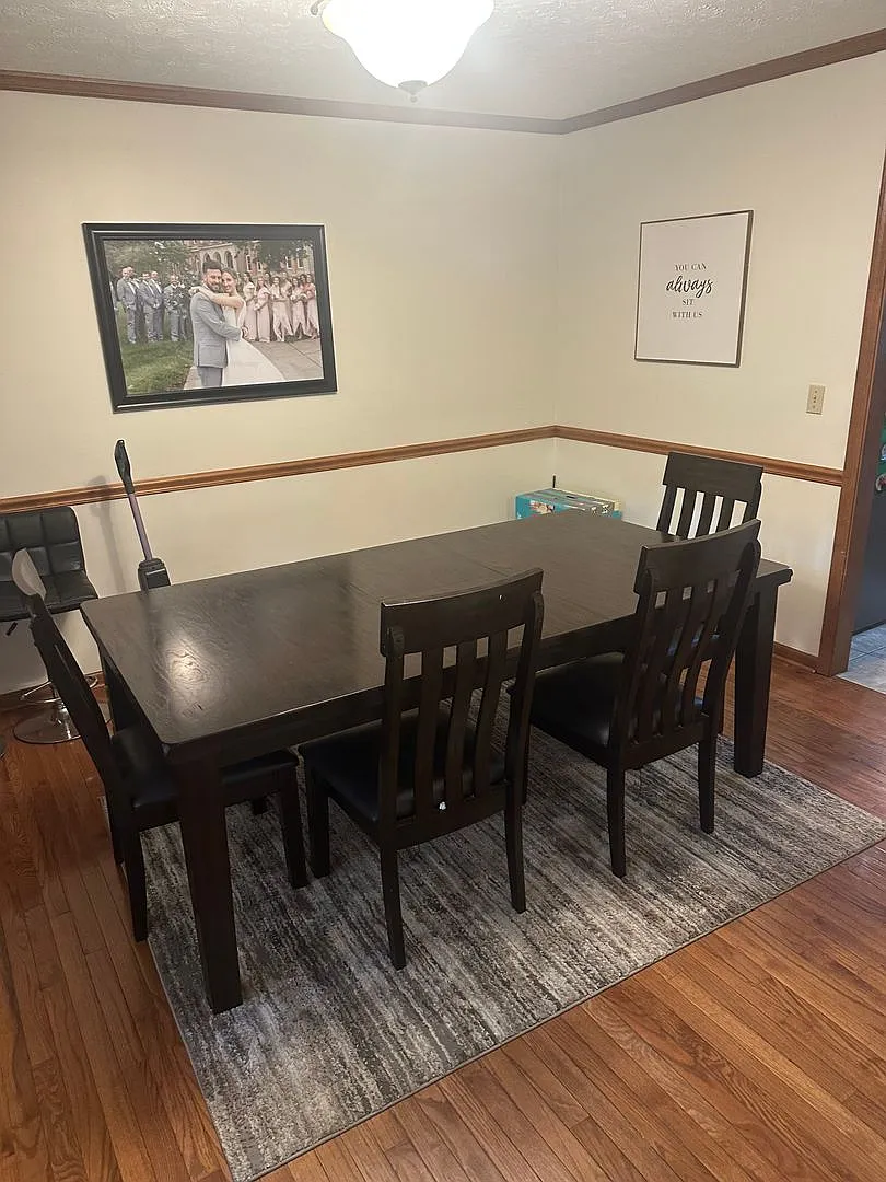 5 bedrooms, 3 bathrooms — Photo 3