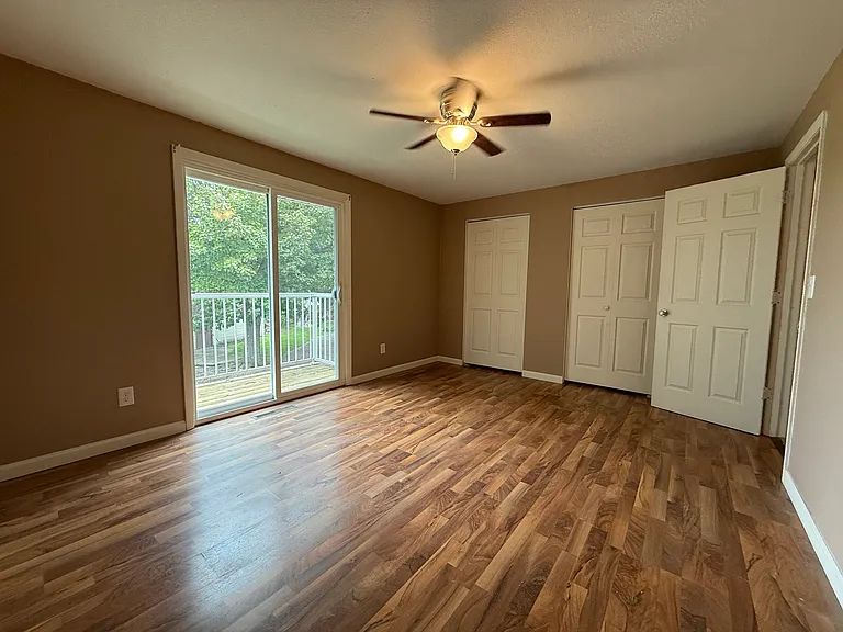 409 Lakeside Ave — Photo 8