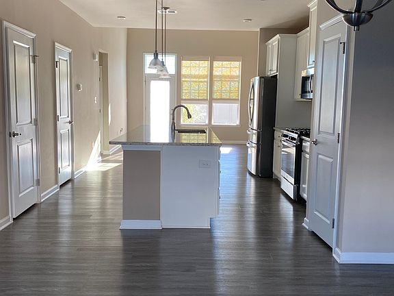 3rd image of 33111 Whitecap Ln