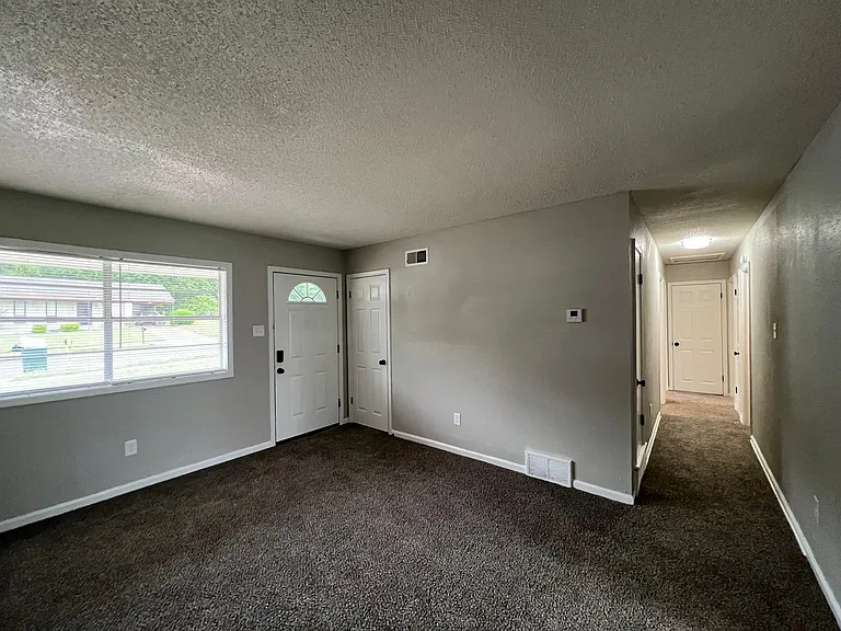 3980 Glenbrook St — Photo 8