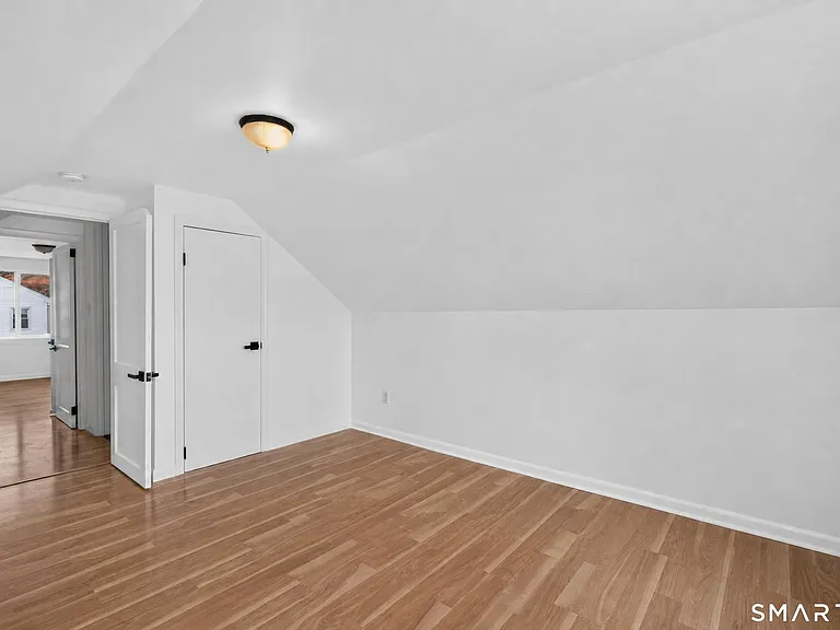 11 Stratfield Pl — Photo 27