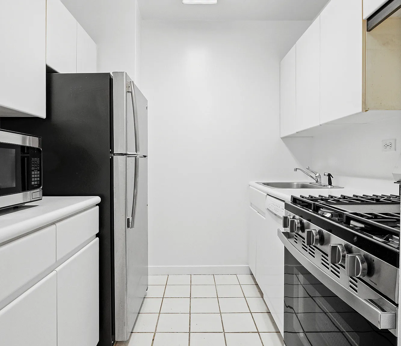 145 East 48th Street — Photo 2