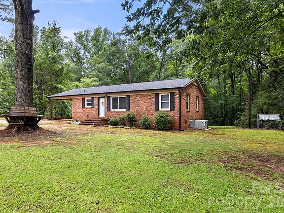 4th image of 3104 University Dr