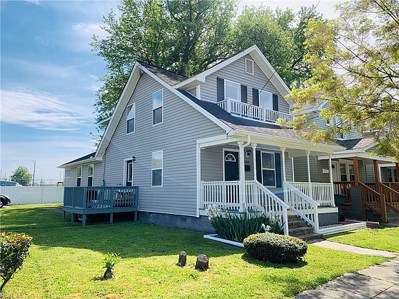 Large corner lot and your very own deck!