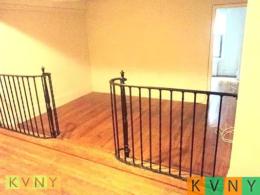 Rented by KVNY Soho | media 5