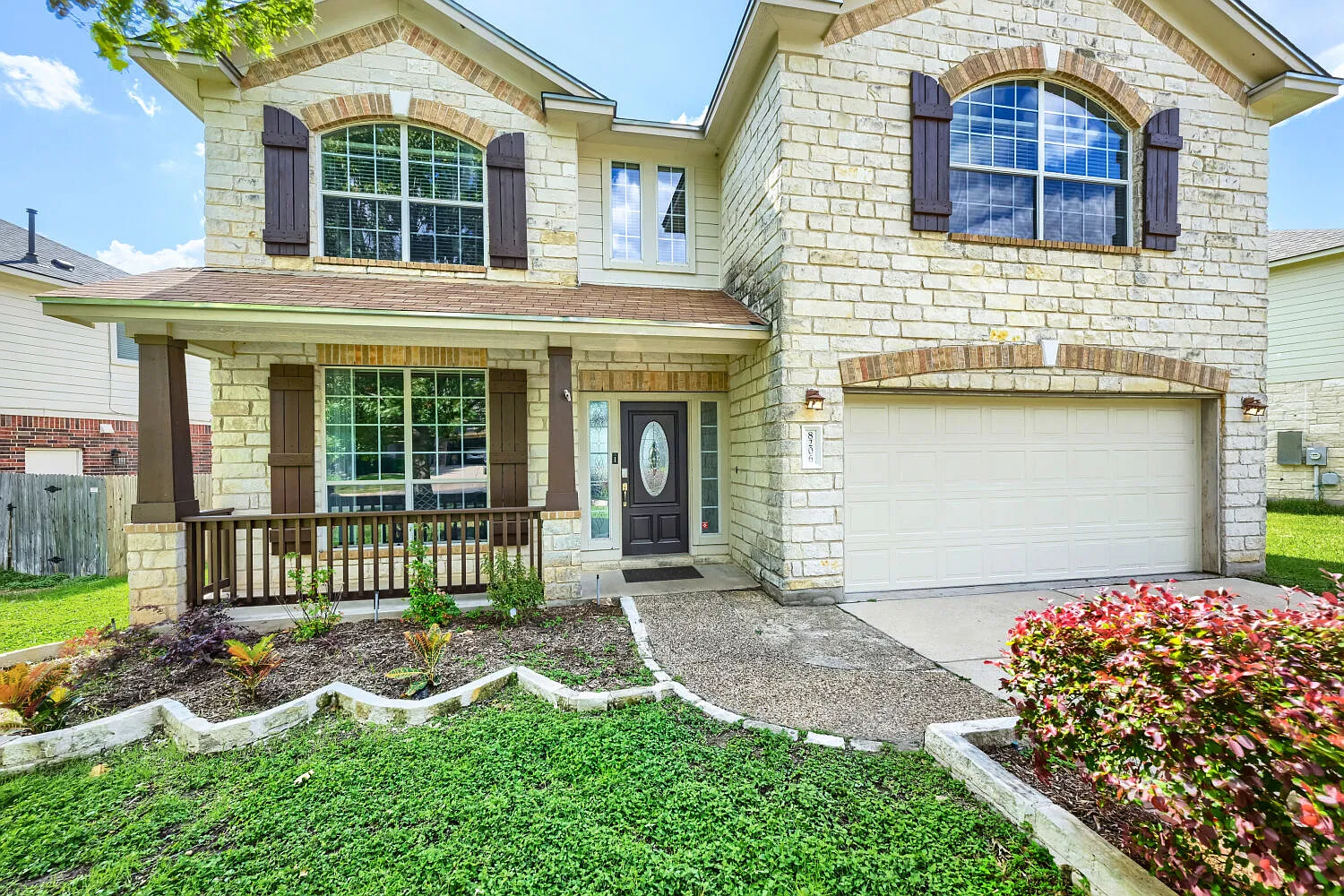 4 bed, 2881 sqft, $7,744 — Photo 3