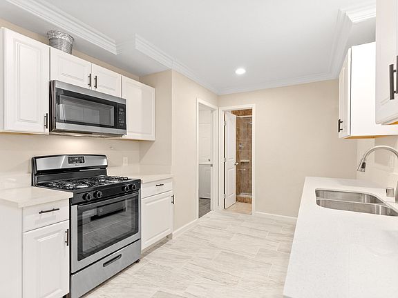 3rd image of 3126 Gregory Dr