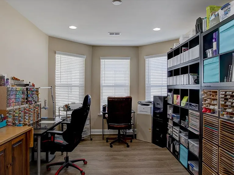 432 Summertime Pl — Photo 35