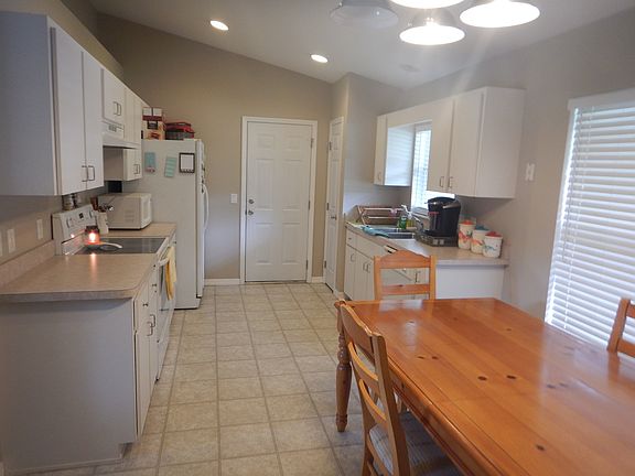 2nd image of 8535 SE 156th St
